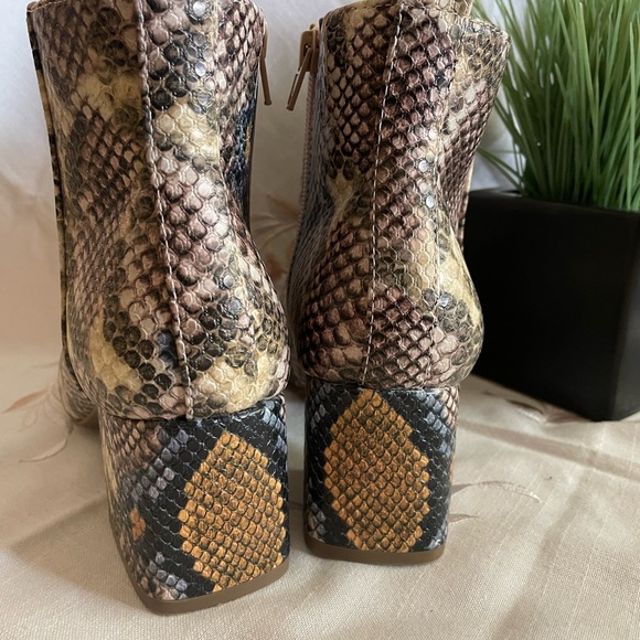Women’s Booties, Size 6, George, Multicoloured snakeskin pattern - Picture 4 of 11